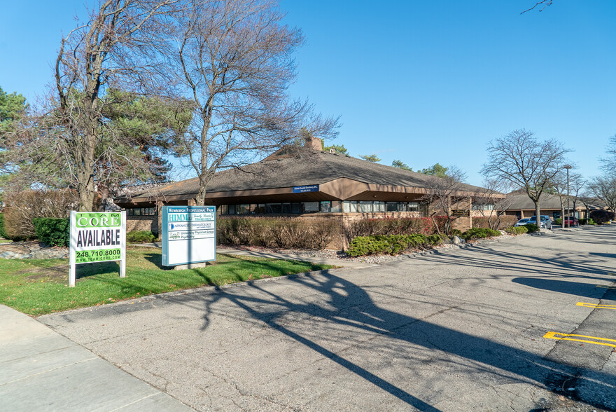 Primary Photo Of 16826-16824 Newburgh Rd, Livonia Medical For Sale