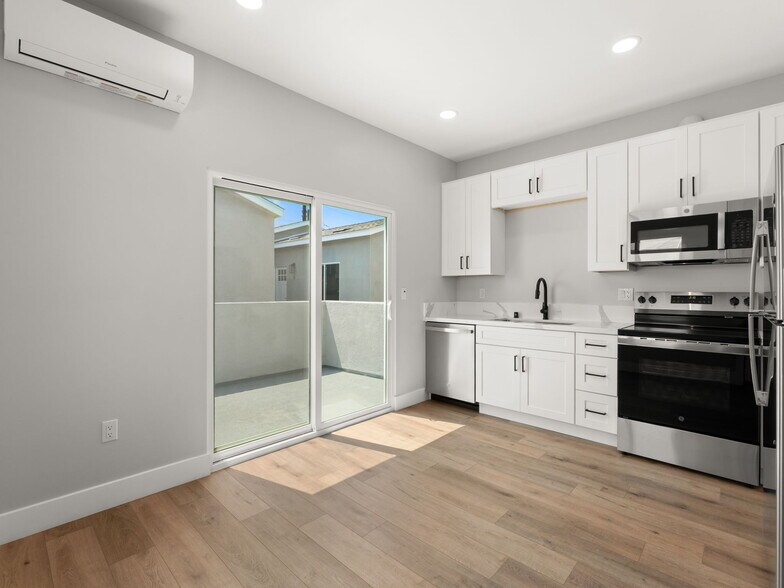 More Photos Of 438 Denby St, San Diego Apartments For Sale