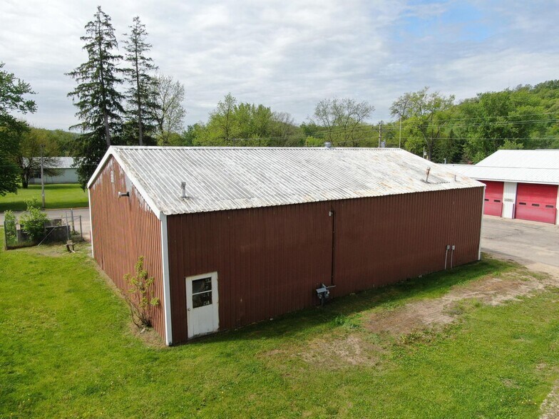 More Photos Of 120 W Charles St, Readstown Warehouse For Sale