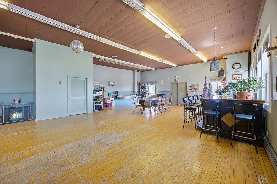 More Photos Of 1 Merit Ct, Brooklyn Marina For Sale