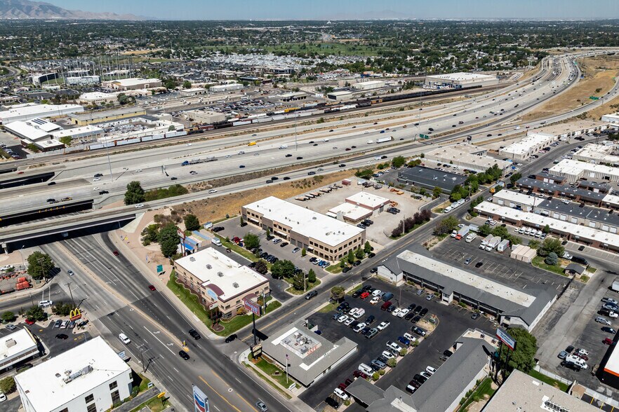 More Photos Of 7174 S 400 W, Midvale Light Manufacturing For Lease