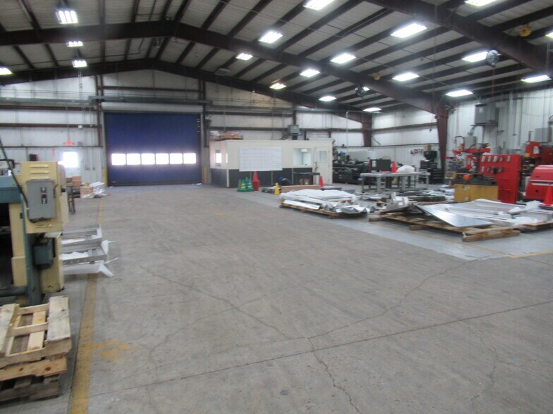 More Photos Of 13391 E Fm 1097 Rd, Willis Manufacturing For Sale