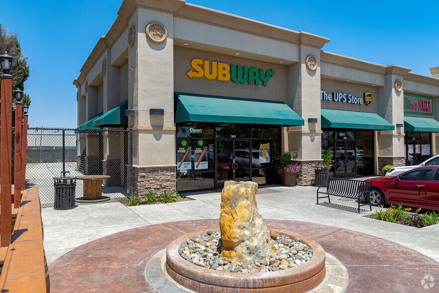 More Photos Of 4208 Rosedale Hwy, Bakersfield Storefront For Lease