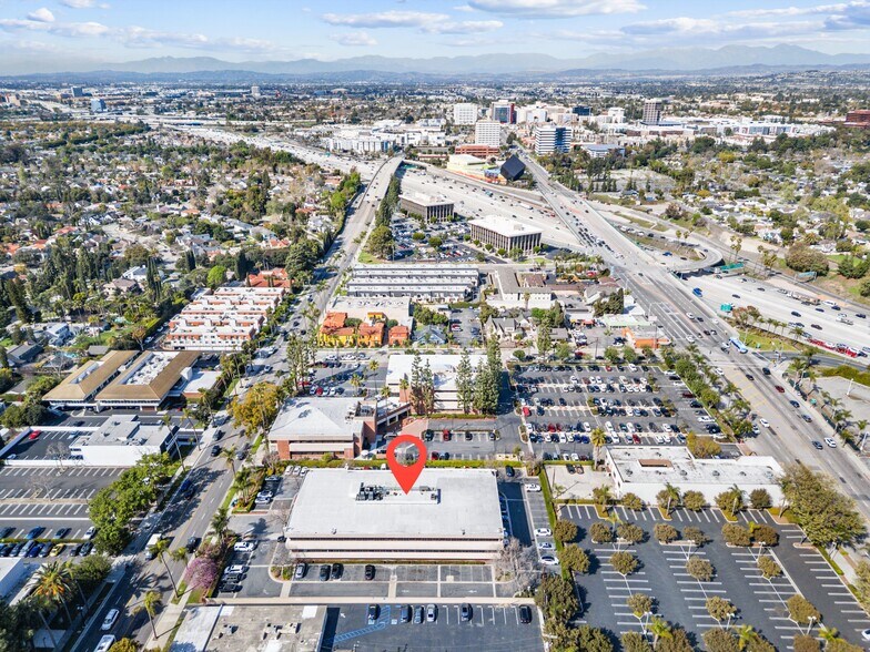 More Photos Of 2107 N Broadway, Santa Ana Loft Creative Space For Sale