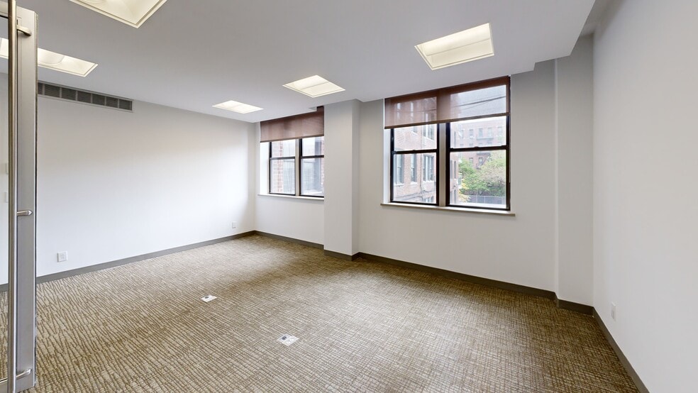 Primary Photo Of 1700 Grand Concourse, Bronx Apartments For Lease