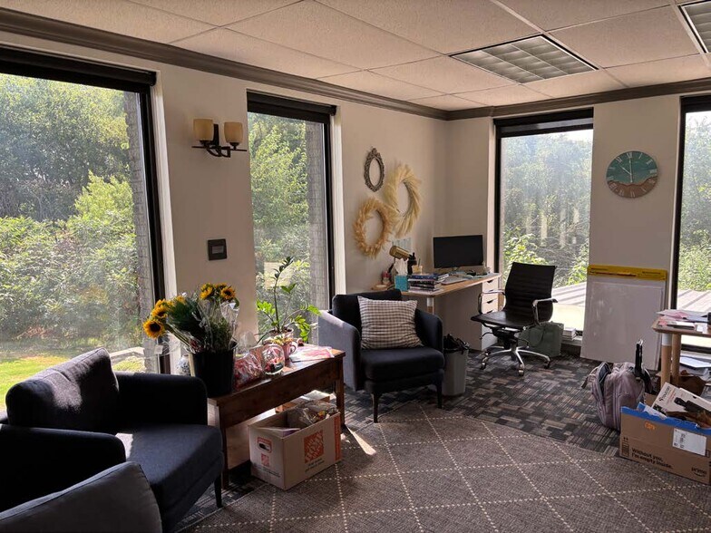 More Photos Of 10707 Broadway Ext, Oklahoma City Office For Sale