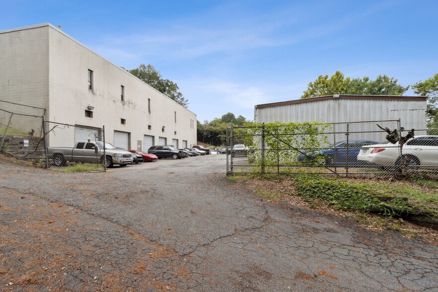 More Photos Of 1875 Airport Industrial Park Dr, Marietta Industrial For Sale