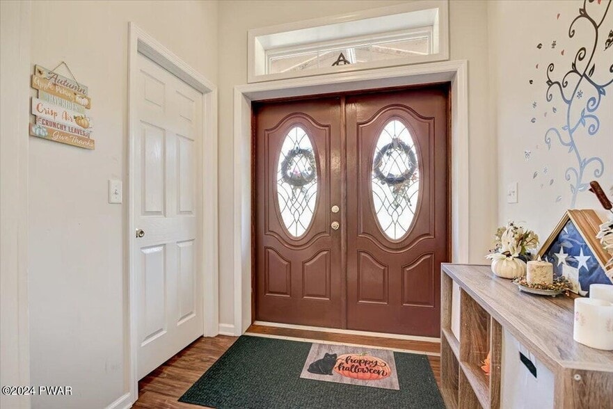 More Photos Of 186 Ledgedale Rd, Lake Ariel Apartments For Sale