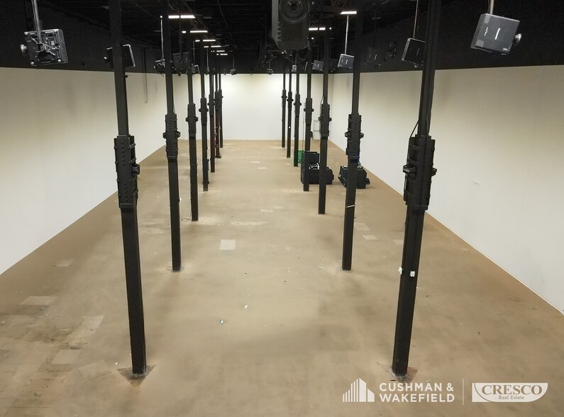 More Photos Of 850 E 72nd St, Cleveland Warehouse For Lease