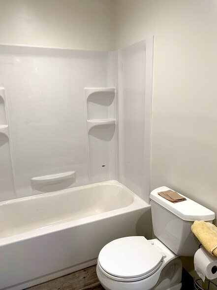 More Photos Of 1314 E Elizabeth Ave, Linden Light Distribution For Sale