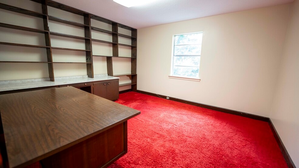 More Photos Of 123 N 5th St, Cochran Religious Facility For Sale