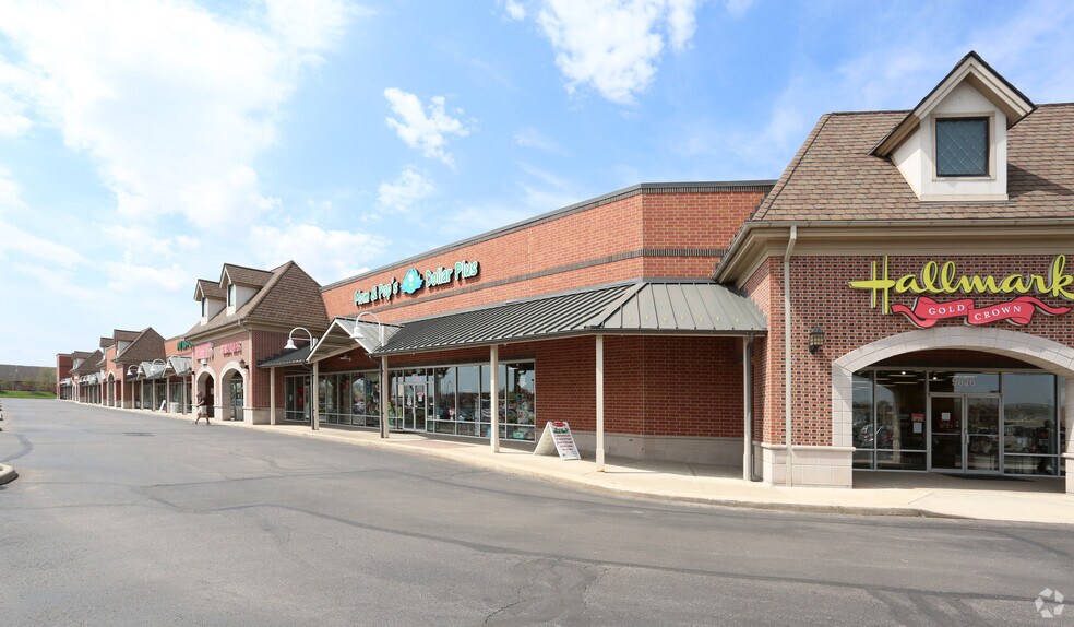 More Photos Of 9800-9890 Brewster Ln, Powell General Retail For Lease
