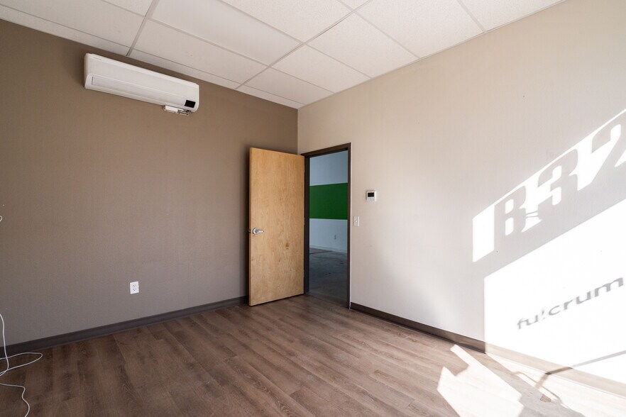More Photos Of 12301 Rojas Dr, El Paso Light Distribution For Sale