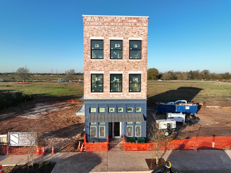 More Photos Of 1241 Mercantile St, Richmond Storefront Retail Residential For Sale