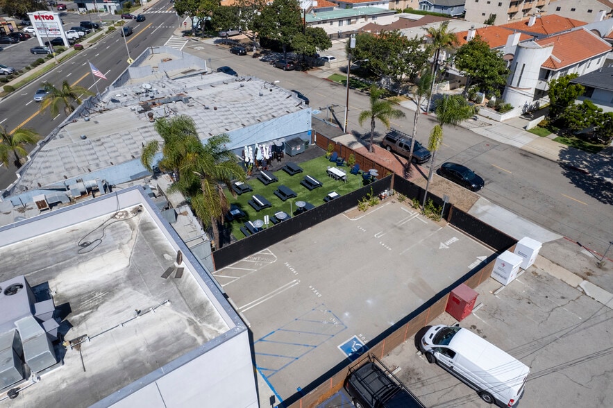 More Photos Of 512 N Pacific Coast Hwy, Redondo Beach Freestanding For Sale