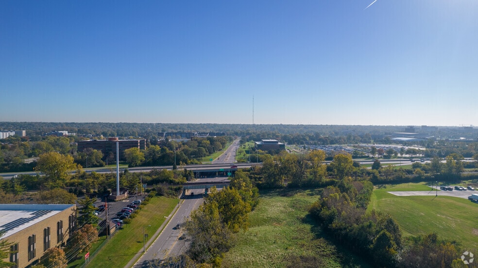 More Photos Of 941 Chatham Ln, Columbus Office For Sale