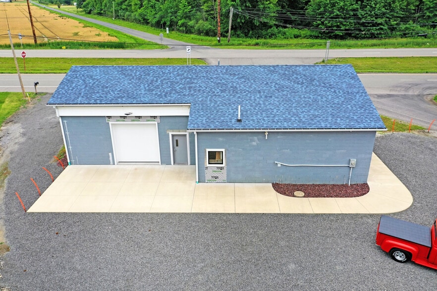 More Photos Of 3019 Parkman Rd NW, Warren Flex For Sale