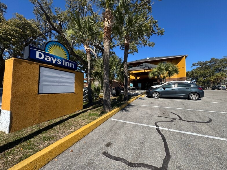 More Photos Of 1768 Beach Blvd, Biloxi Hotel For Sale