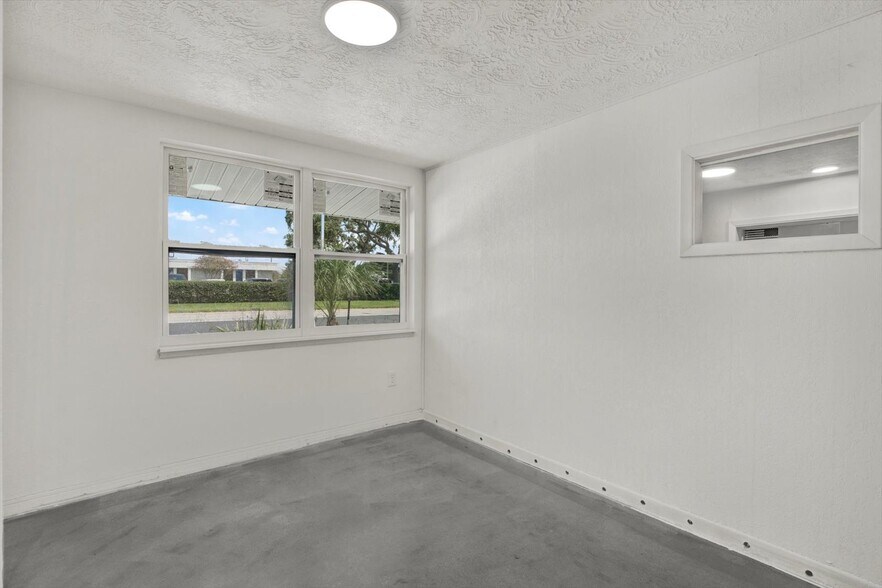 More Photos Of 6102 Indiana Ave, New Port Richey Office For Sale