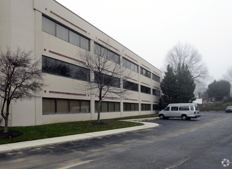 More Photos Of 6 Denny Rd, Wilmington Office For Lease