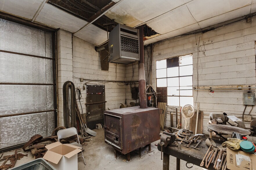 More Photos Of 410 N Commercial Ave, Sedgwick Storefront For Sale