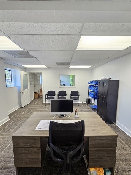 More Photos Of 7230 Senate Ave, Houston Service For Sale