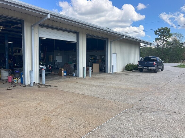 More Photos Of 24862 Loop 494, Porter Auto Repair For Sale