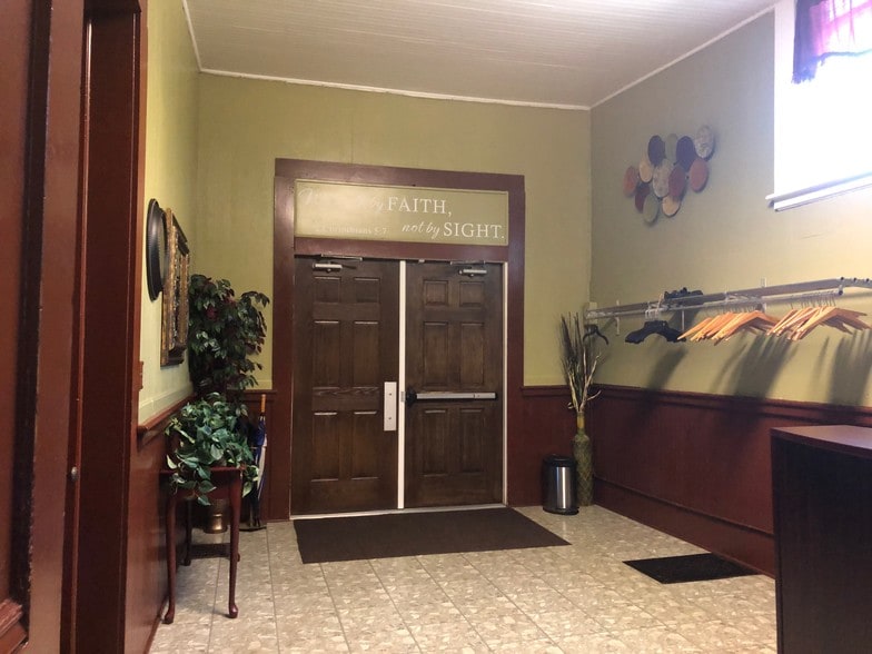 More Photos Of 2951 W 32nd St, Cleveland Specialty For Sale