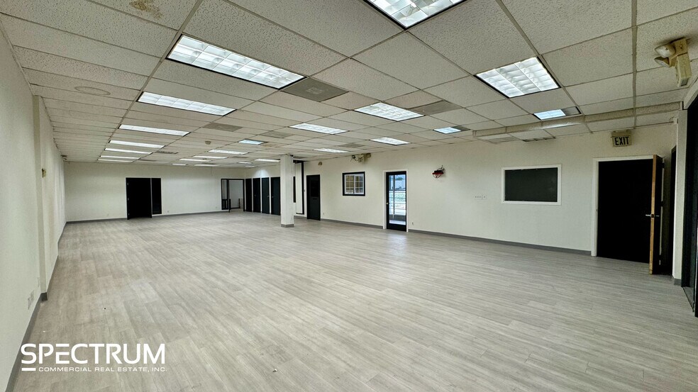 More Photos Of 7845-7849 Canoga Ave, Canoga Park Warehouse For Lease
