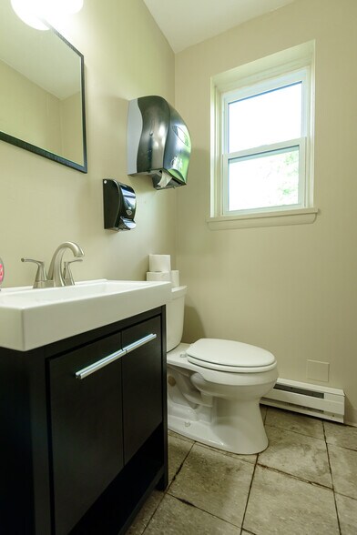 More Photos Of 6250 Jackson Rd, Ann Arbor Freestanding For Lease