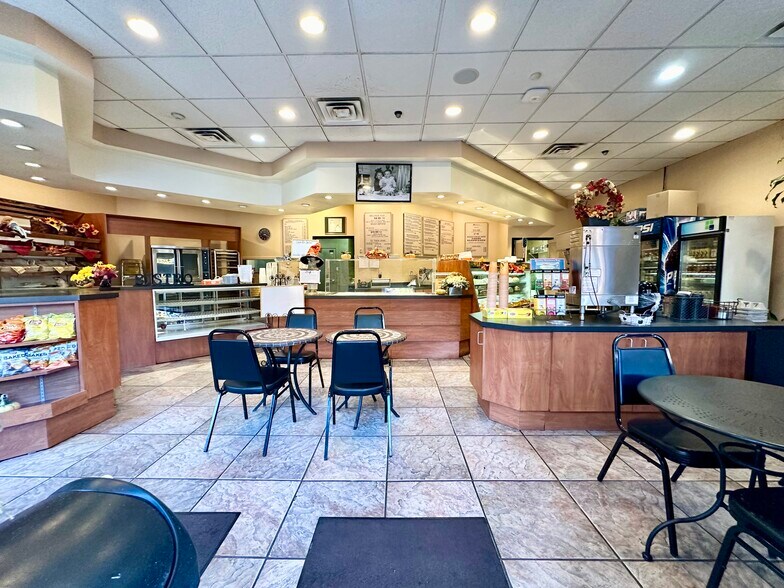 More Photos Of 136-154 Rifle Camp Rd, Woodland Park General Retail For Sale