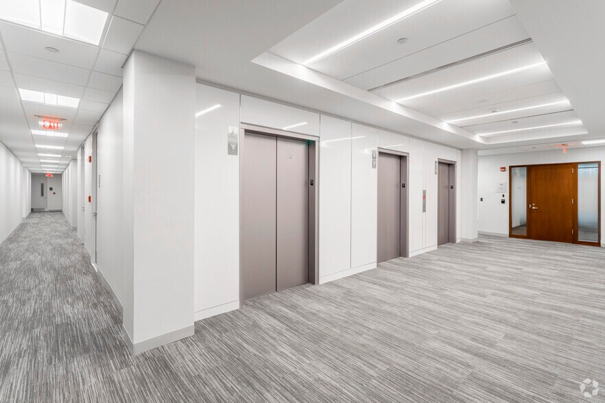 More Photos Of 8260 Greensboro Dr, McLean Office For Lease