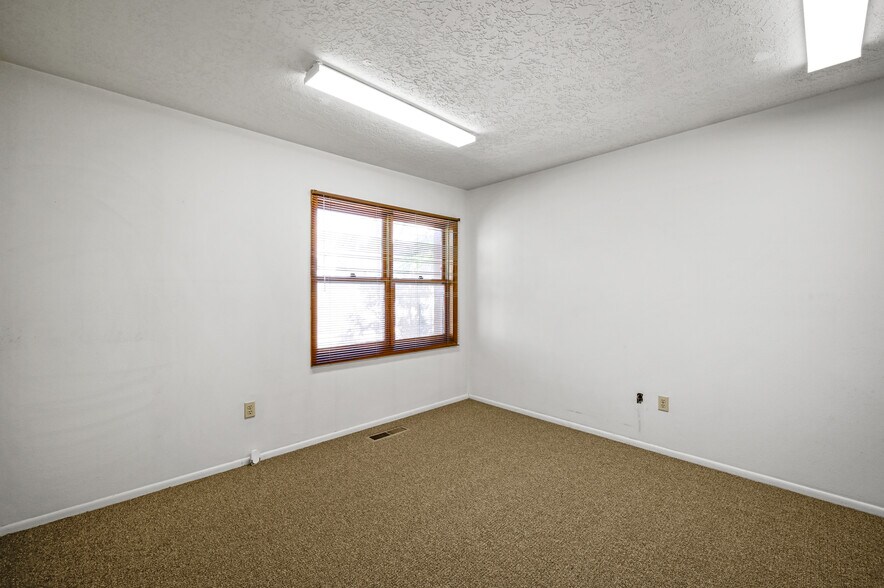 More Photos Of 1464 S Saint Francis Dr, Santa Fe Office For Sale