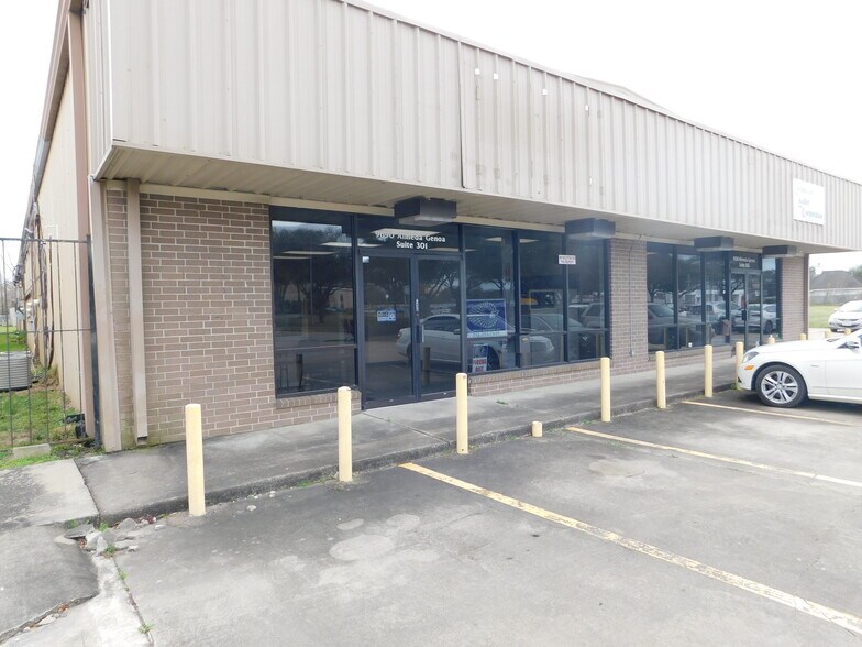More Photos Of 9700 Almeda Genoa Rd, Houston Flex For Lease