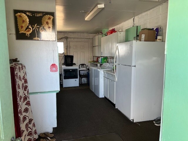 More Photos Of 208 S Ellis St, Menard Hotel For Sale