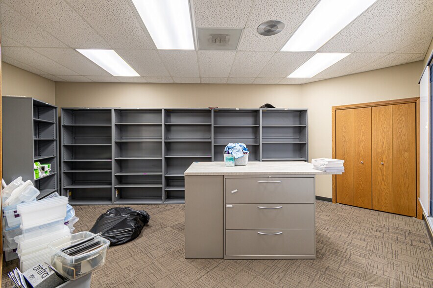 More Photos Of 218 2nd St, Coralville Flex For Sale