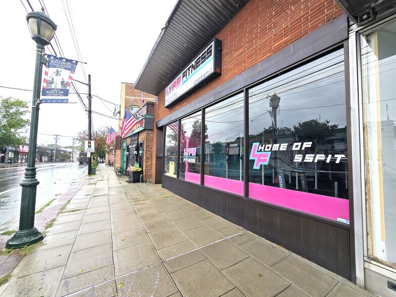 More Photos Of 851 Merrick Rd, Baldwin Storefront For Lease
