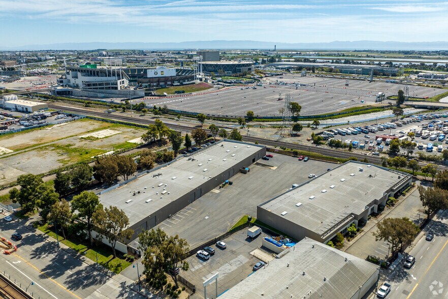 More Photos Of 6603-6617 San Leandro St, Oakland Unknown For Lease