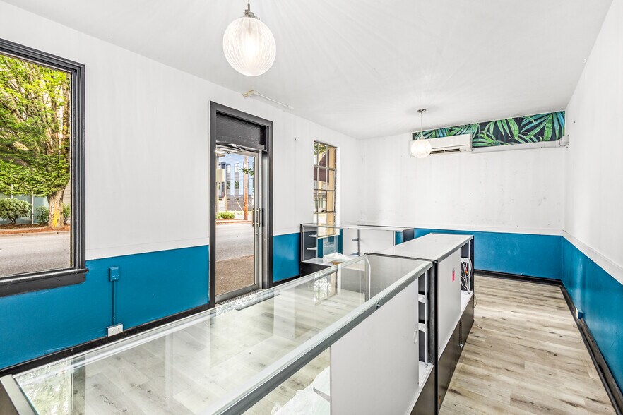 More Photos Of 920 Commercial St SE, Salem Restaurant For Sale