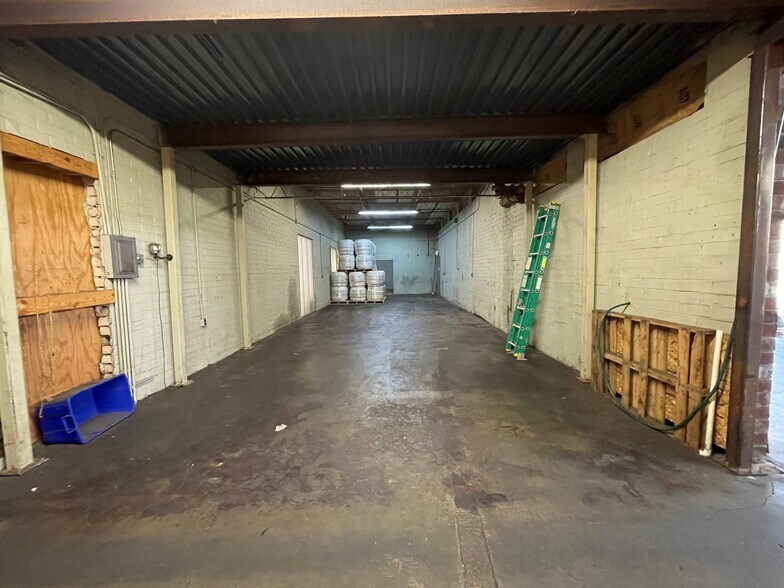More Photos Of 609 S Washington Ave, Greenville Warehouse For Lease
