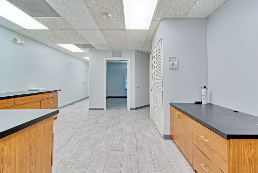 More Photos Of 7960-7990 Old Georgetown Rd, Bethesda Medical For Sale