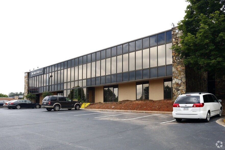 More Photos Of 6685 Peachtree Industrial Blvd, Atlanta Office Residential For Lease