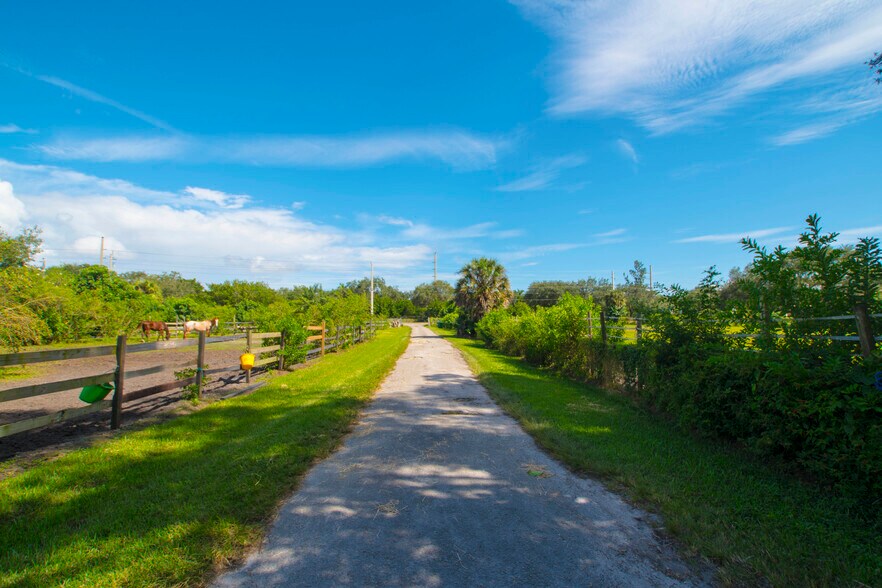 More Photos Of 651 North Old Hiatus, Plantation Land For Sale