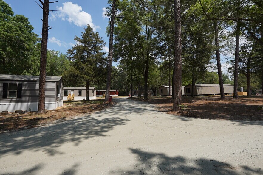 More Photos Of 916 S County Line Rd, Albany Manufactured Housing Mobile Home Park For Sale