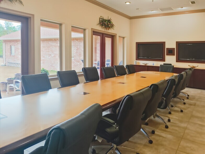 More Photos Of 8100 Opportunity Dr, Milton Coworking Space