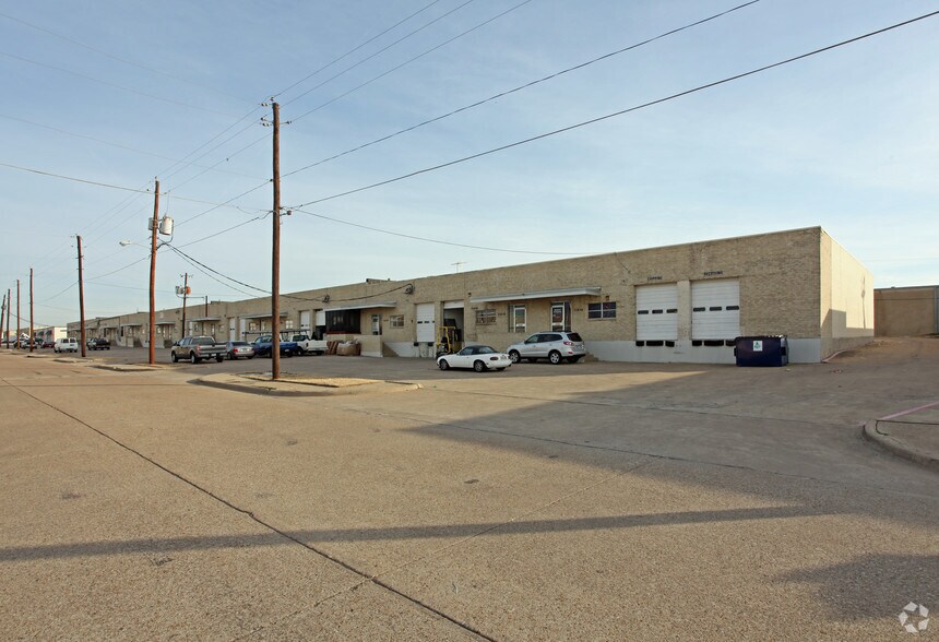 Primary Photo Of 11414-11444 Chairman Dr, Dallas Distribution For Lease