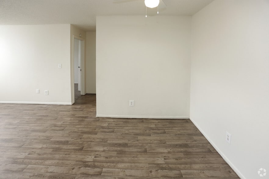 More Photos Of 2025 Jerry Murphy Rd, Pueblo Apartments For Sale