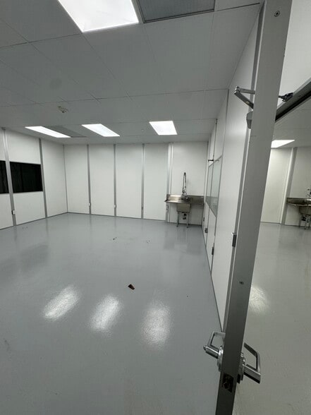 More Photos Of 190 E San Antonio Dr, King City Industrial For Sale