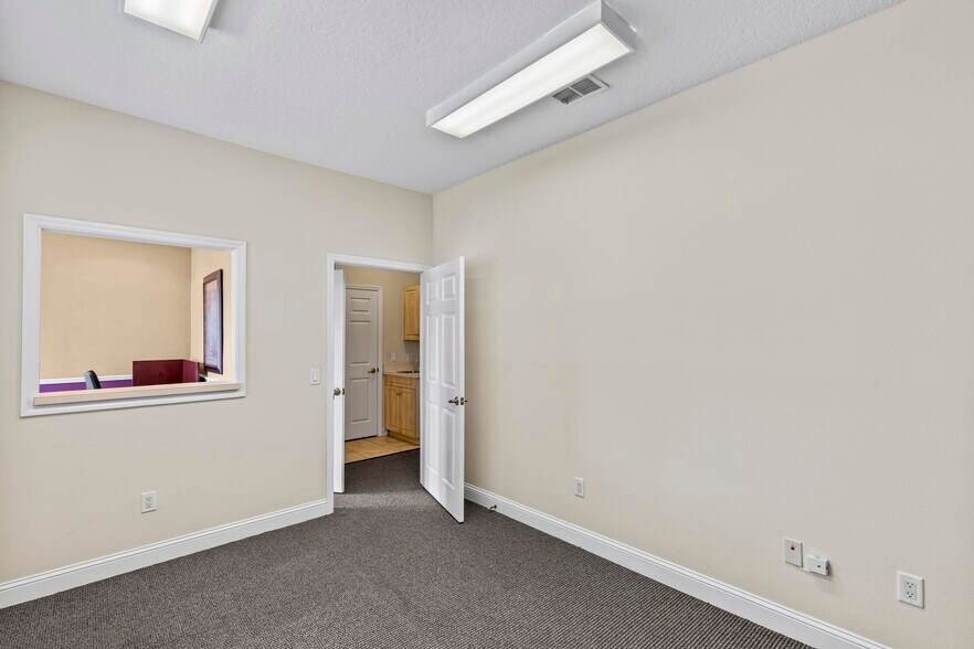 More Photos Of 399 Palm Coast Pky SW, Palm Coast Office For Sale