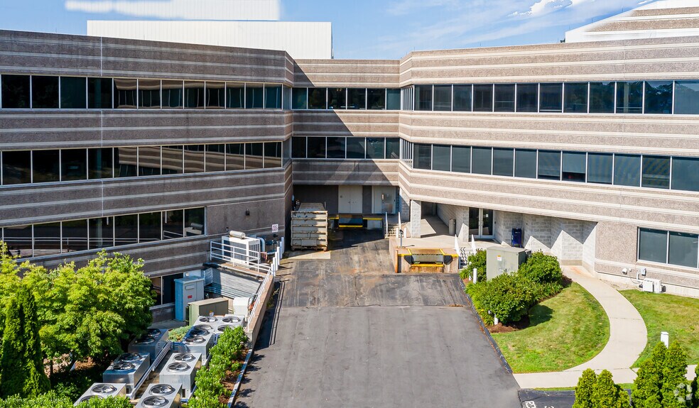 More Photos Of 500 Enterprise Dr, Rocky Hill Office For Lease